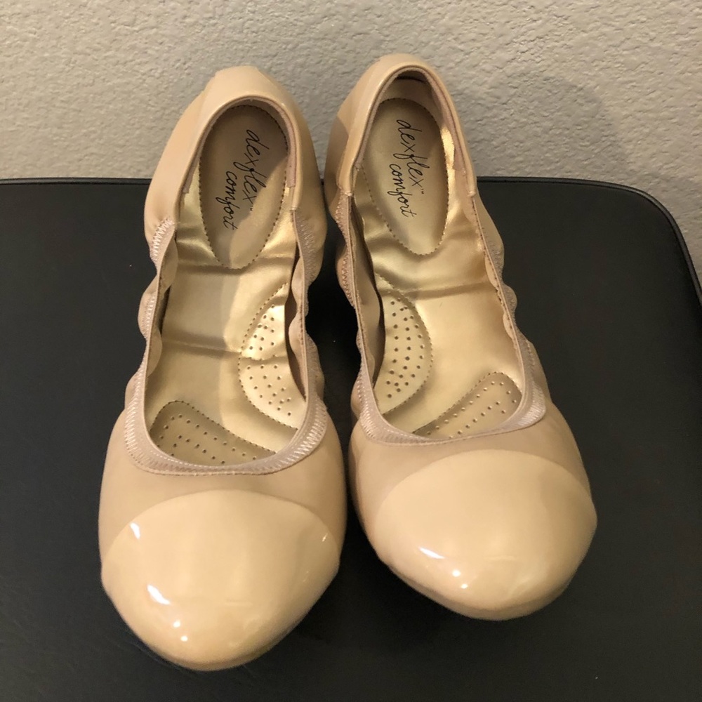 tan stretchy, shiny flats